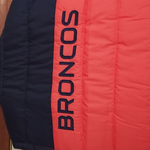 NWT women's Orange & gray Denver Broncos logo reversible zip up vest. Size L - Picture 3 of 5